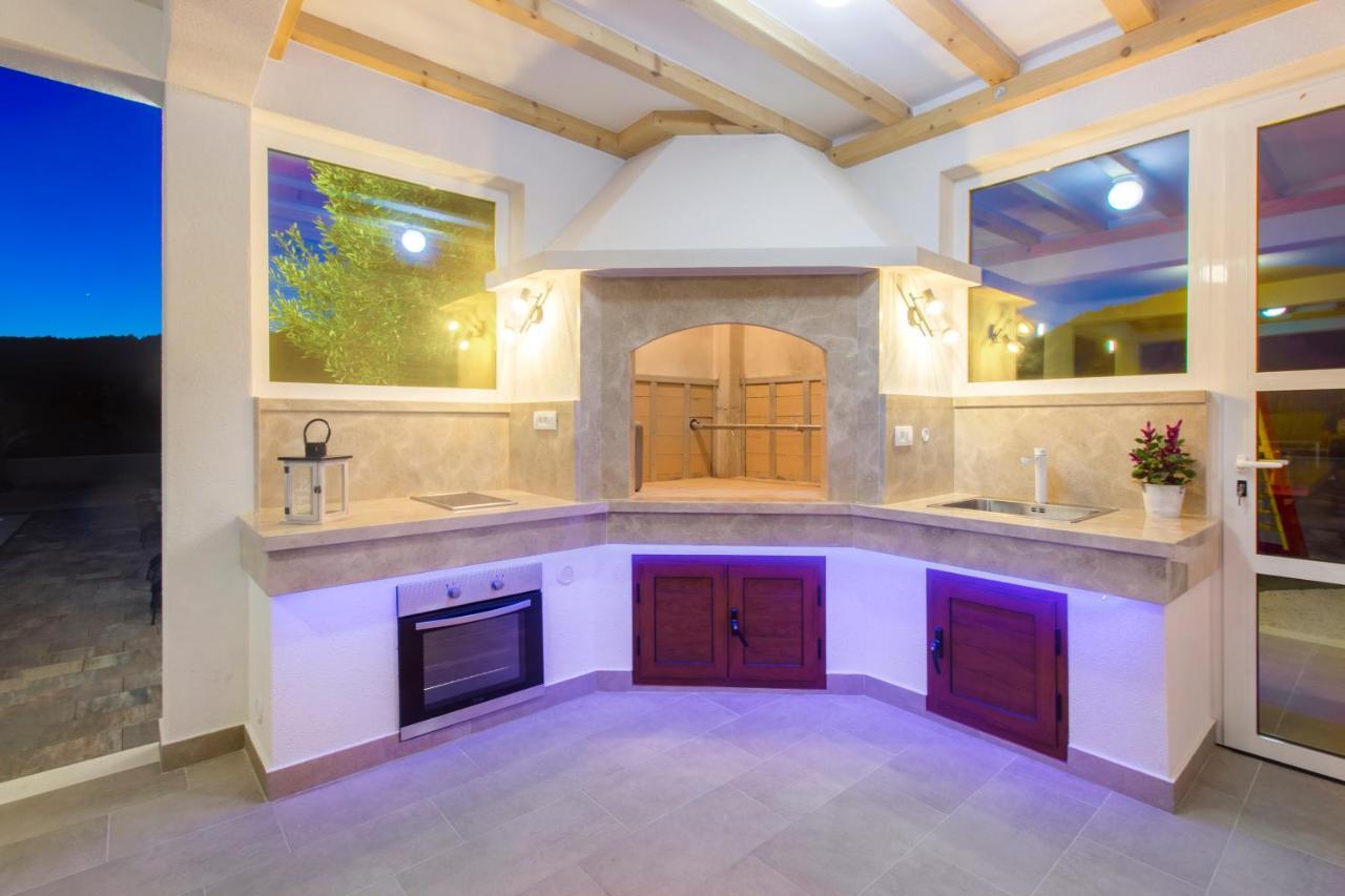 Villa Antonia With Heated Pool Dograde Екстер'єр фото
