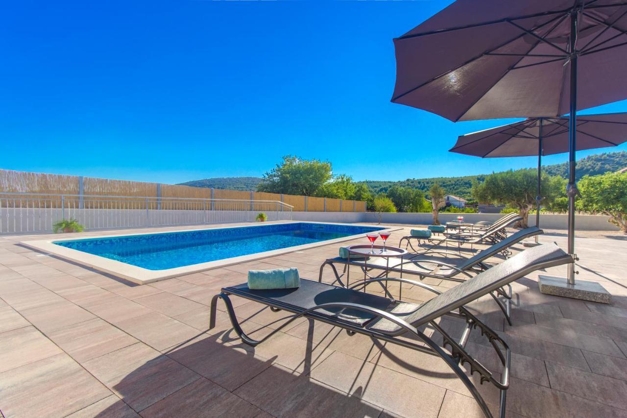 Villa Antonia With Heated Pool Dograde Екстер'єр фото
